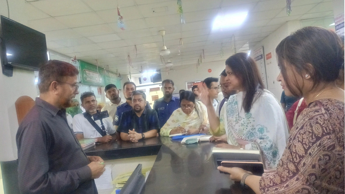 গজারিয়ায় অনিয়মের অভিযোগে হাসপাতাল সিলগালা, জরিমানা