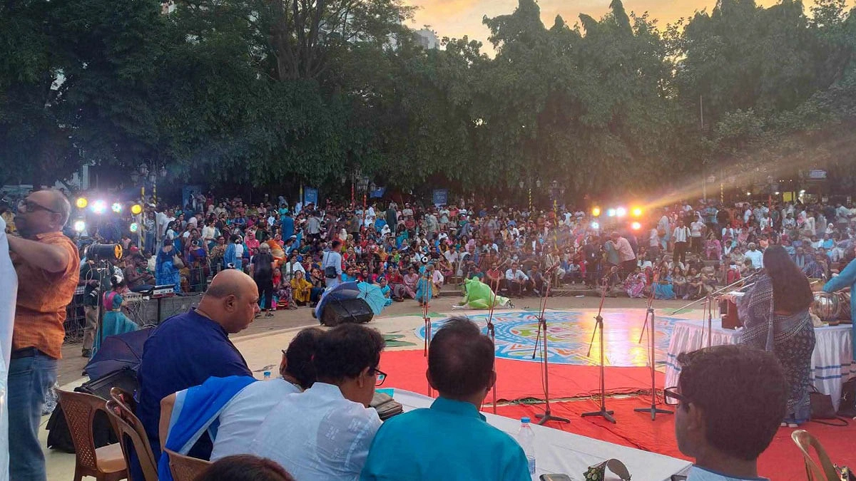 নানা আয়োজনে রবীন্দ্র সরোবরে বর্ষামঙ্গল উৎসব
