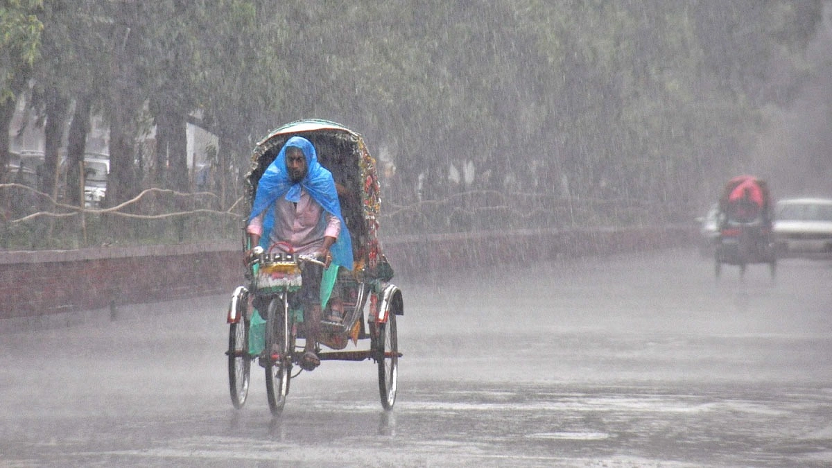 ঢাকায় বৃষ্টির আভাস, বাড়তে পারে তাপমাত্রা