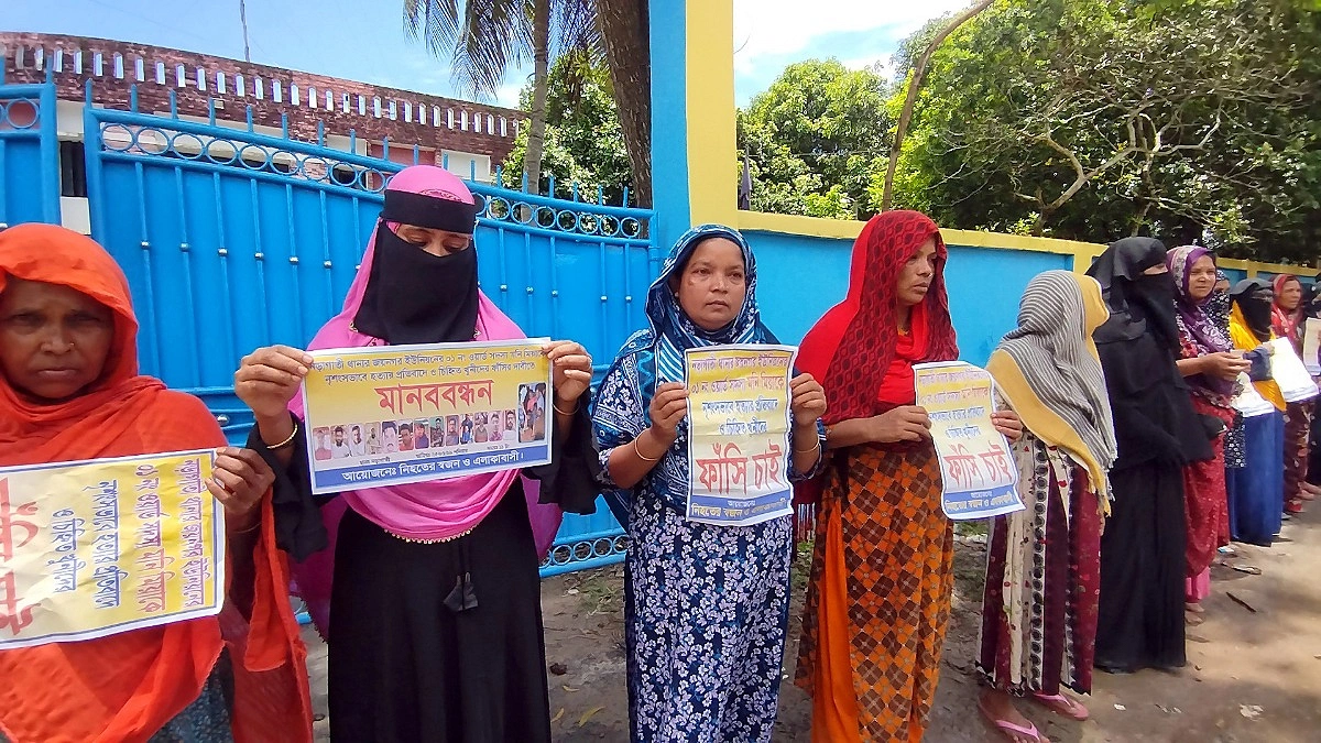 ‘তিনটি সন্তান নিয়ে এখন আমি কী করব, কোথায় গিয়ে ঠাঁই পাব’
