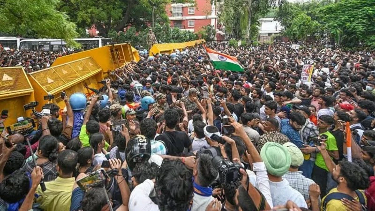 দক্ষিণ এশিয়ার সাম্প্রতিক ইতিহাস কি ভারতের জন্যও সতর্কবার্তা?