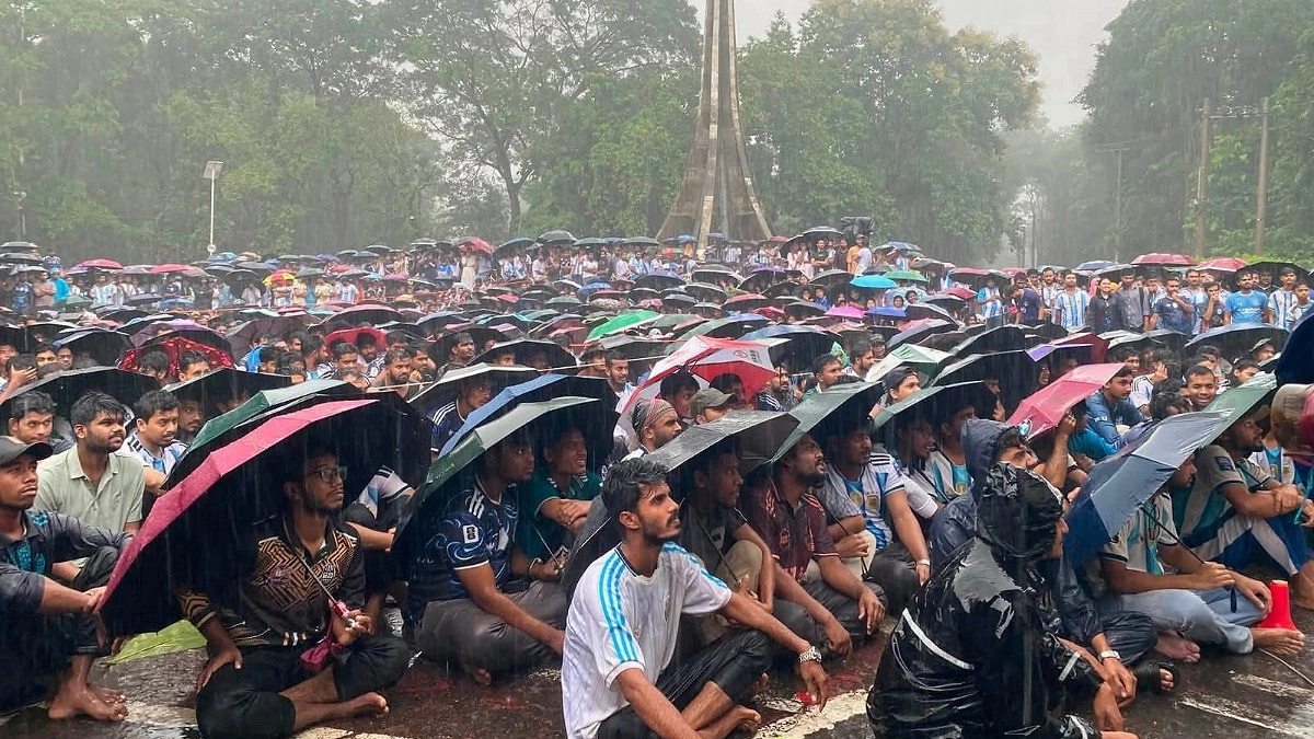 ক্যাম্পাসের বড়পর্দা যেন কানসাস স্টেডিয়াম