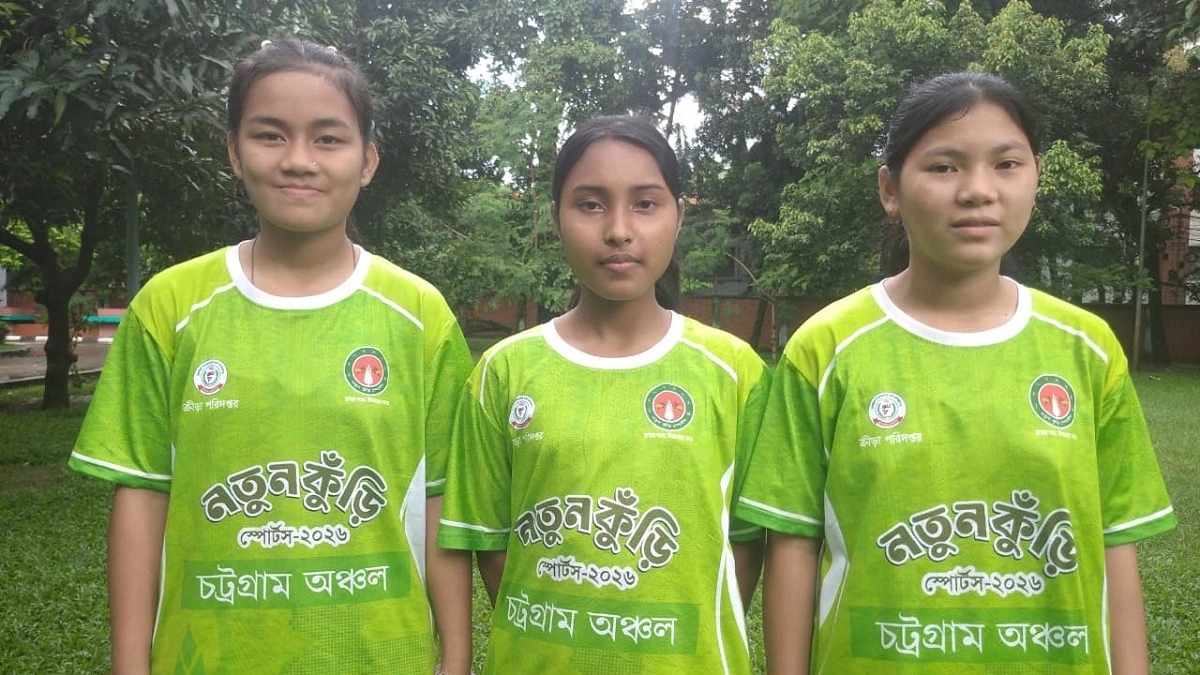 তিন পাহাড়ি কন্যার ক্রিকেটানন্দ