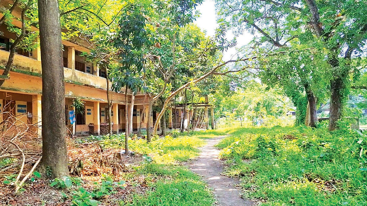 পরিত্যক্ত ছাত্রাবাস মাদকের আখড়া