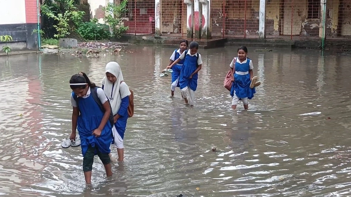 স্কুল মাঠে জলাবদ্ধতা, ব্যাহত পাঠদান