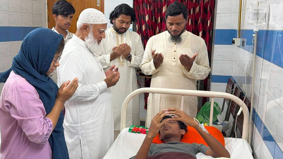 চোখ হারানো আলিফকে দেখতে হাসপাতালে বিরোধীদলীয় নেতা
