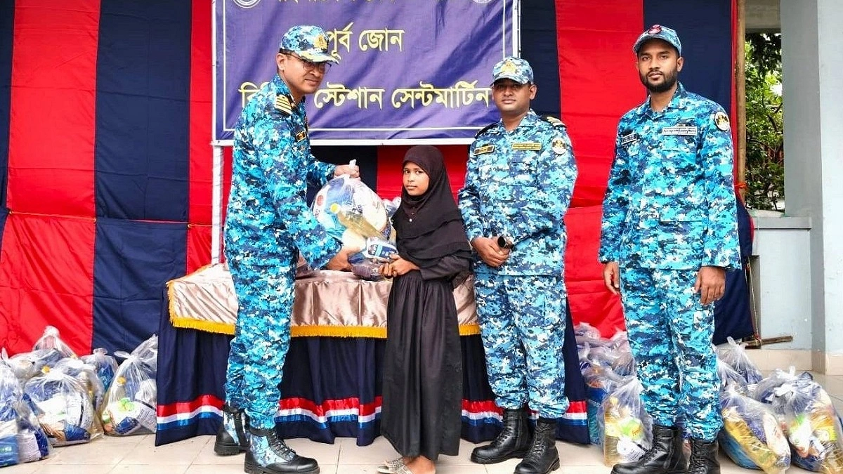 যোগাযোগ বিচ্ছিন্ন সেন্ট মার্টিনবাসীর পাশে কোস্ট গার্ড