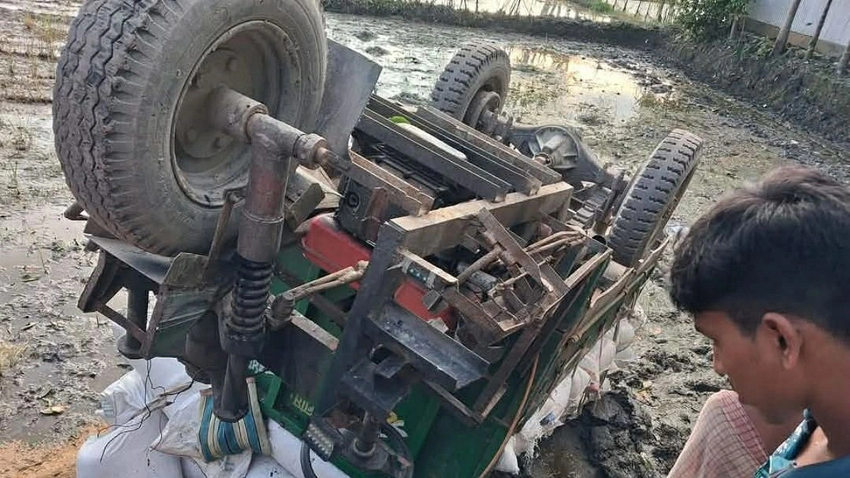 ভূরুঙ্গামারীতে ভটভটি উল্টে চালকের মৃত্যু
