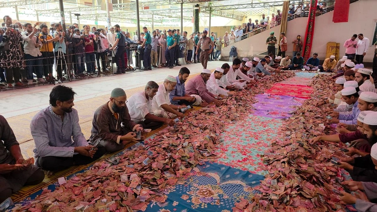 ১৯ দিনে শাহজালাল মাজারের দানবাক্সে মিলল ৪৭ লাখ টাকা