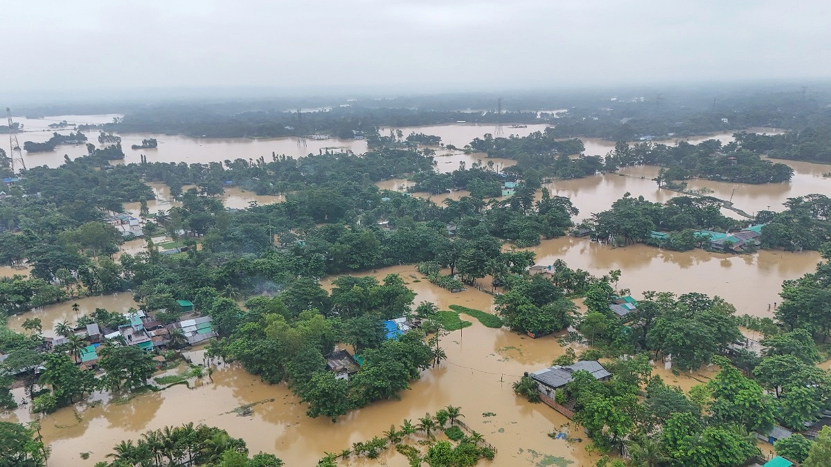 খাল আছে, গেট আছে—তবুও নামছে না পানি