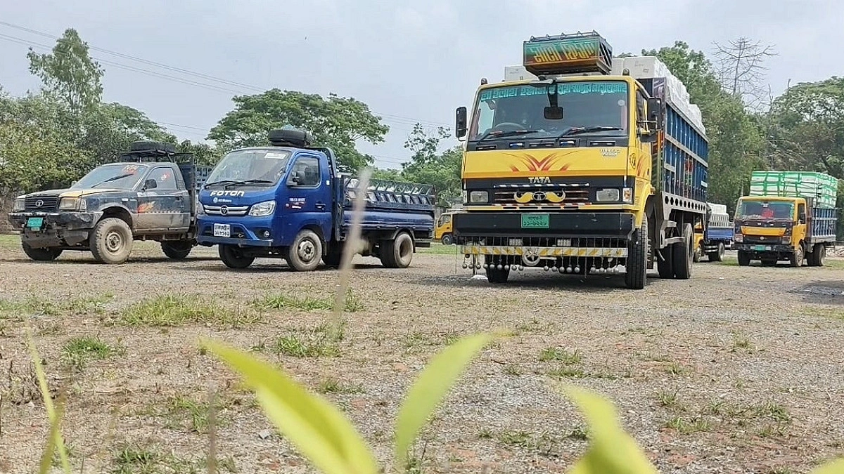 আখাউড়ায় রপ্তানি আয় প্রায় স্থির, রাজস্বে ধাক্কা