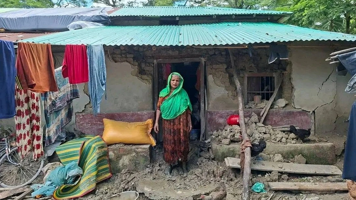 ঘুরে দাঁড়ানোর লড়াই বন্যার্তদের