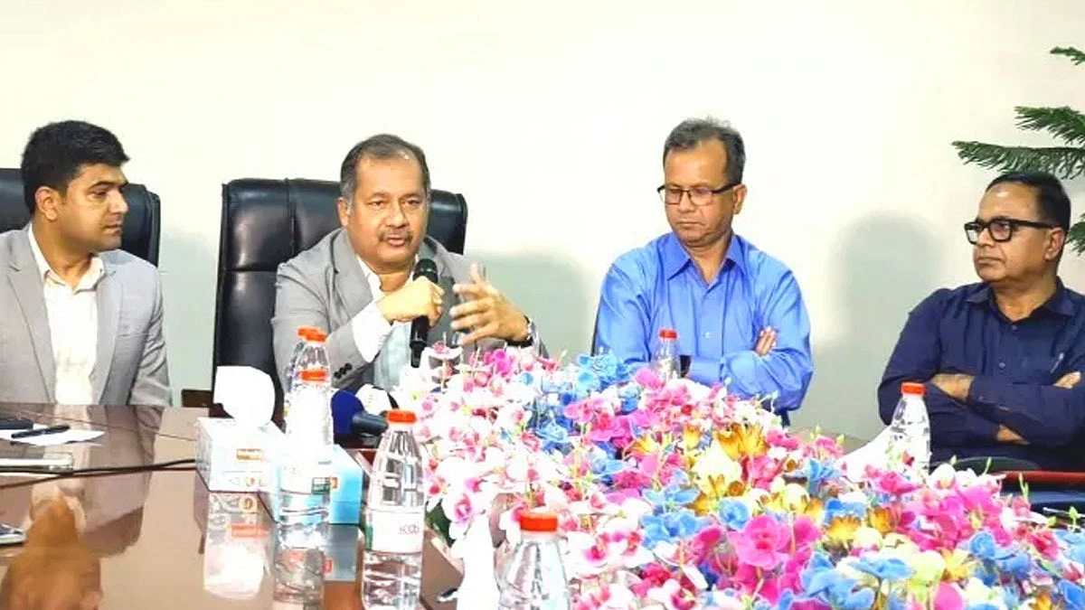 সাংবাদিকদের প্রয়োজন সম্মানজনক বেতন-ভাতা