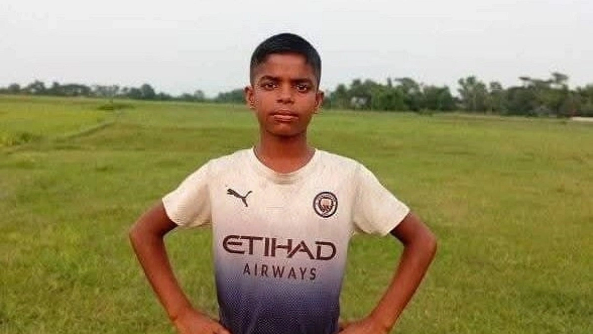 পুকুর থেকে স্কুলছাত্রের মরদেহ উদ্ধার, হত্যার অভিযোগ পরিবারের