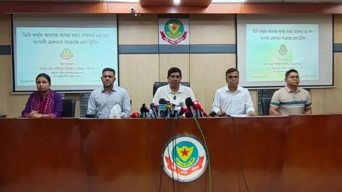 সুখরঞ্জনকে থাপ্পড় মেরে গাড়িতে তোলেন এএসপি ফজলুর