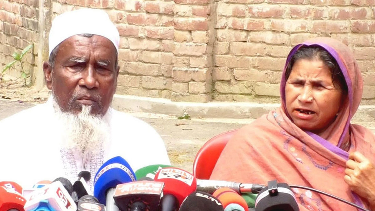 দ্রুত রায় কার্যকর চান আবু সাঈদের মা-বাবা