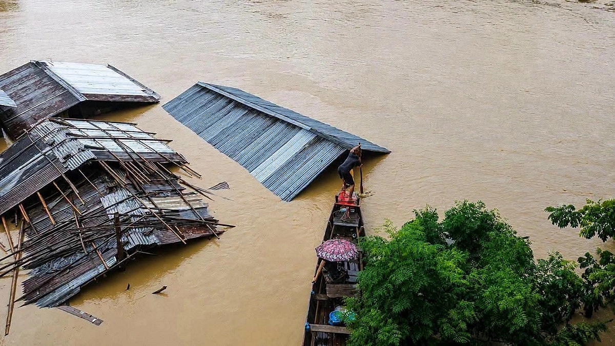টানা বৃষ্টিতে বান্দরবানে বন্যা, আটকা দেড় শতাধিক পর্যটক
