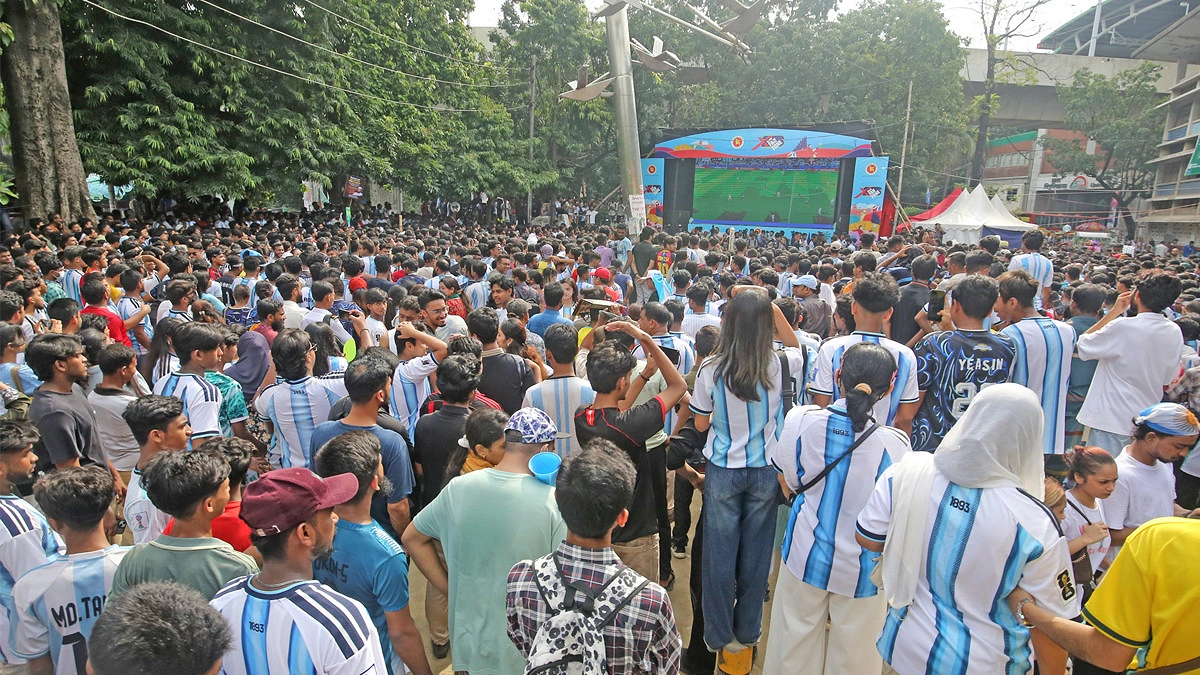 রাজধানীর যেসব স্থানে বড় পর্দায় দেখতে পাবেন আর্জেন্টিনা-স্পেন ফাইনাল