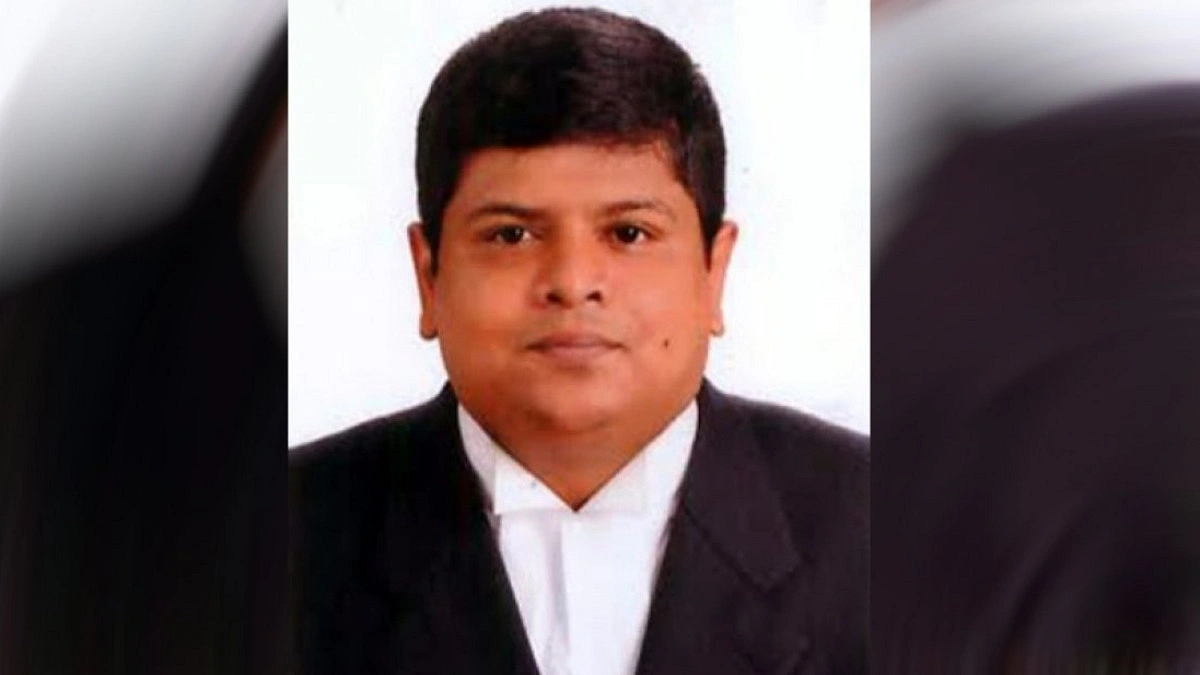 পদত্যাগ করলেন ডেপুটি অ্যাটর্নি জেনারেল এমরান খান