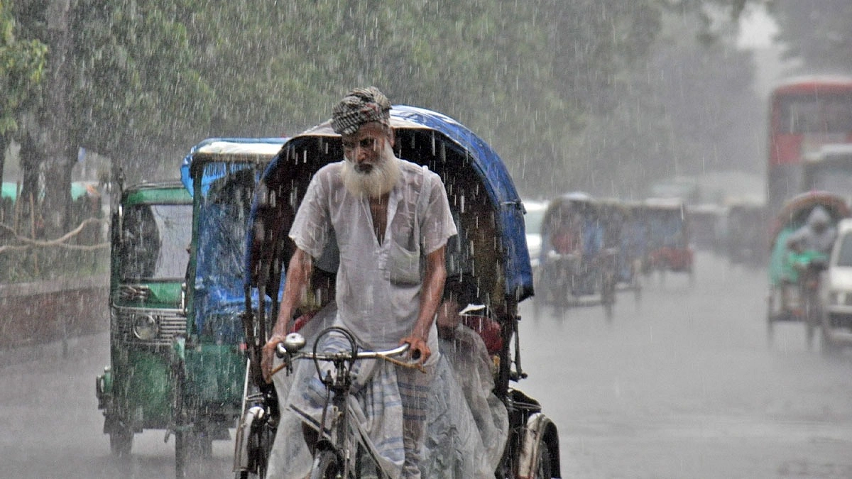 দুপুরের মধ্যে ঢাকায় বজ্রবৃষ্টি, ৮ অঞ্চলে ঝড়ের আভাস