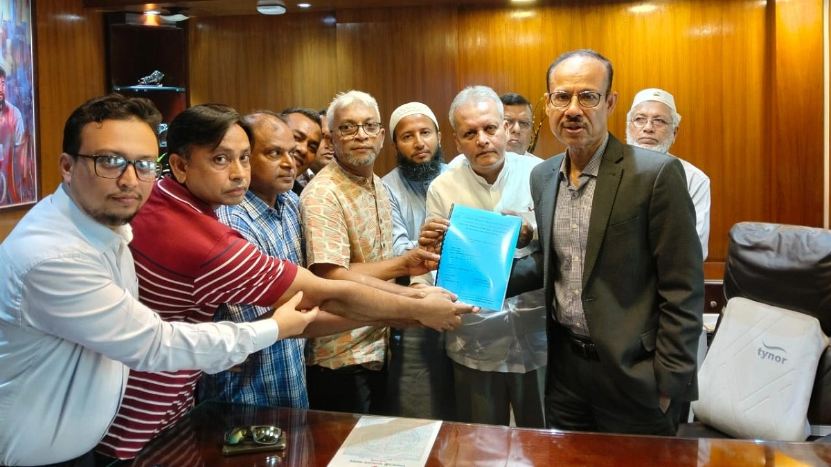 শেয়ারবাজারে আস্থা ফেরাতে বিনিয়োগকারীদের ১১ দাবি
