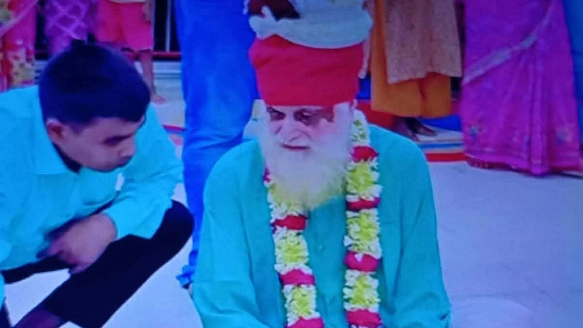 ৭৫ বছরের সাধু ২৫ বছরের তরুণীকে বিয়ে করায় ধামরাইয়ে তোলপাড়