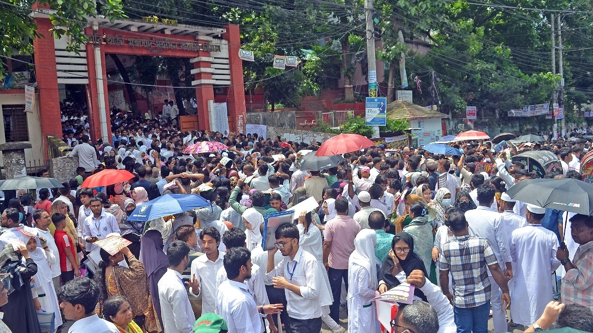 চট্টগ্রাম বোর্ডে এইচএসসি পরীক্ষার প্রথম দিনে অনুপস্থিত ১৩৪০ শিক্ষার্থী