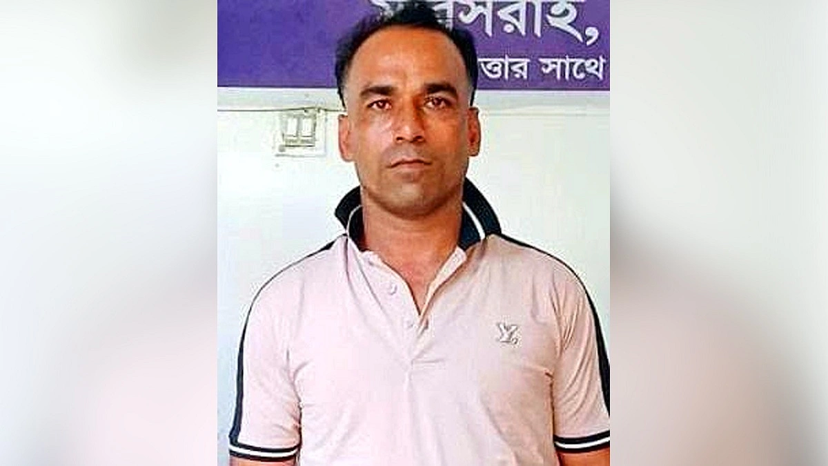 দুই গাড়ির সংঘর্ষের মাঝে পড়ে বাইক আরোহী যুবদল নেতা নিহত