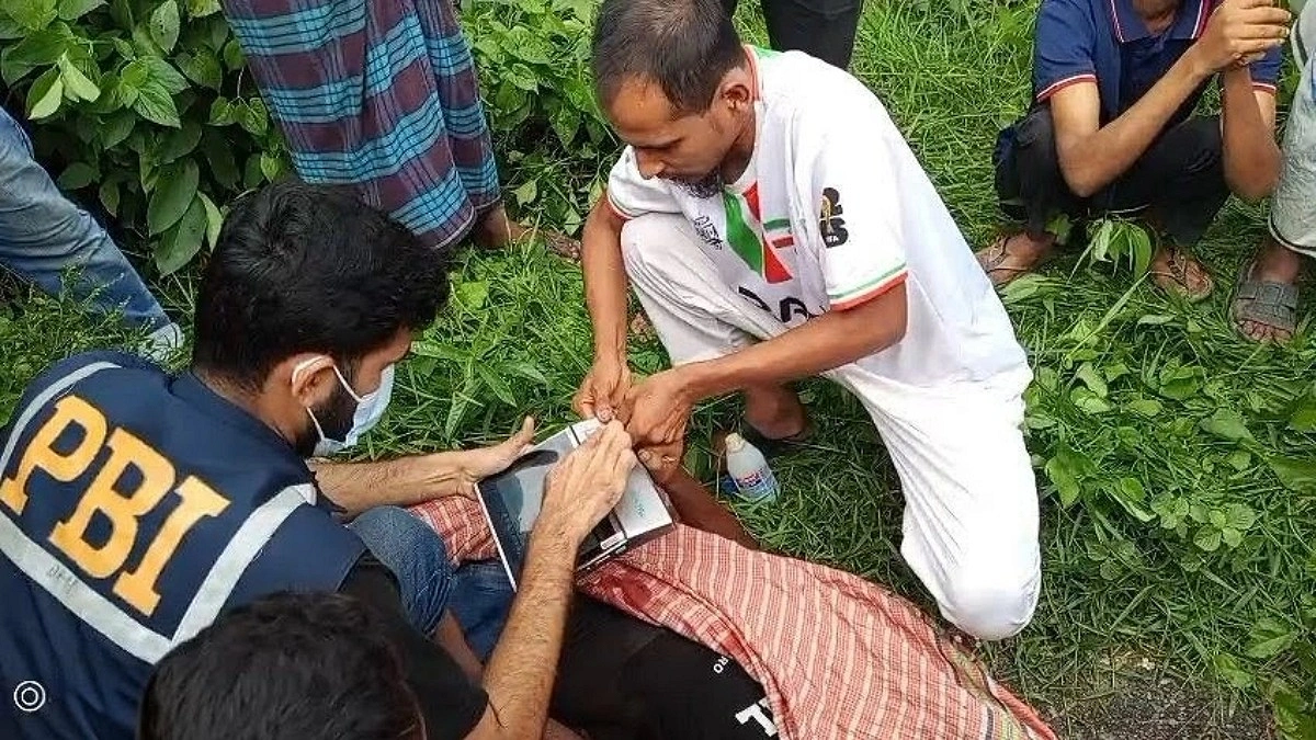 সড়কের পাশে যুবকের রক্তাক্ত মরদেহ