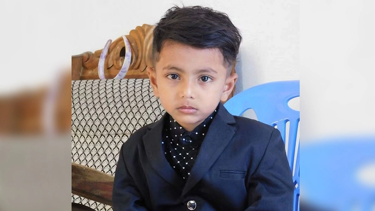 সিঁড়ি থেকে পড়ে শিশুর মৃত্যু