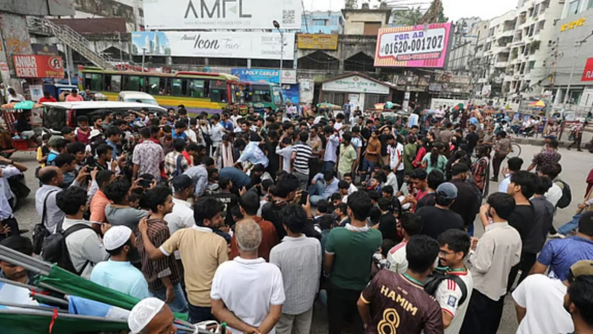 সায়েন্স ল্যাব থেকে সংসদ অভিমুখে আন্দোলনকারীরা
