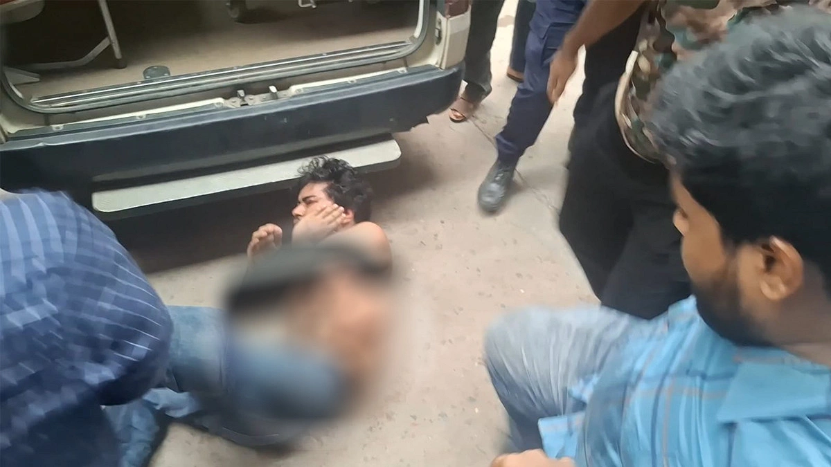 শিক্ষার্থীদের কেন্দ্রীয় লাইব্রেরিতে ঢুকে পেটালেন আম্মার ও শিবির নেতারা
