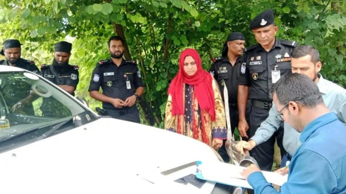নিষিদ্ধ হর্ন ও ত্রুটিপূর্ণ কাগজে ১১ গাড়িচালককে জরিমানা