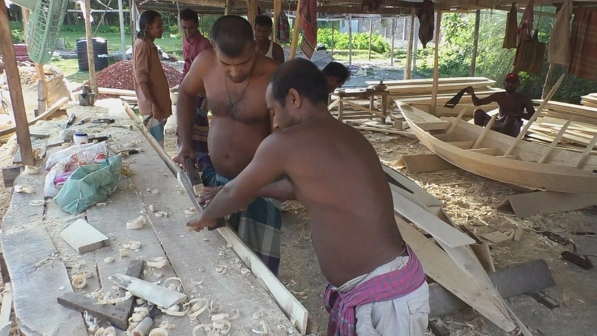 মৌসুমী ব্যবসায় ভাগ্য বদল