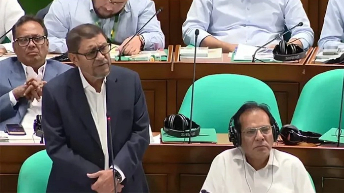 ডেঙ্গু থেকে বাঁচতে লম্বা লুঙ্গি ও পায়জামা পরুন