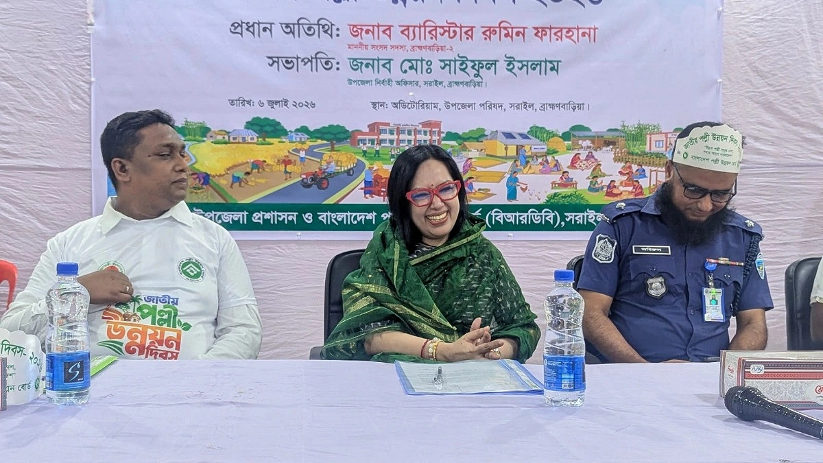 শেখ হাসিনার দেশে ফিরতে আইনি বাধা নেই