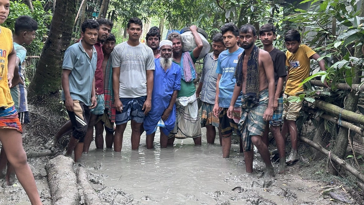 স্বাধীনতার ৫৫ বছরেও নেই পাকা সড়ক
