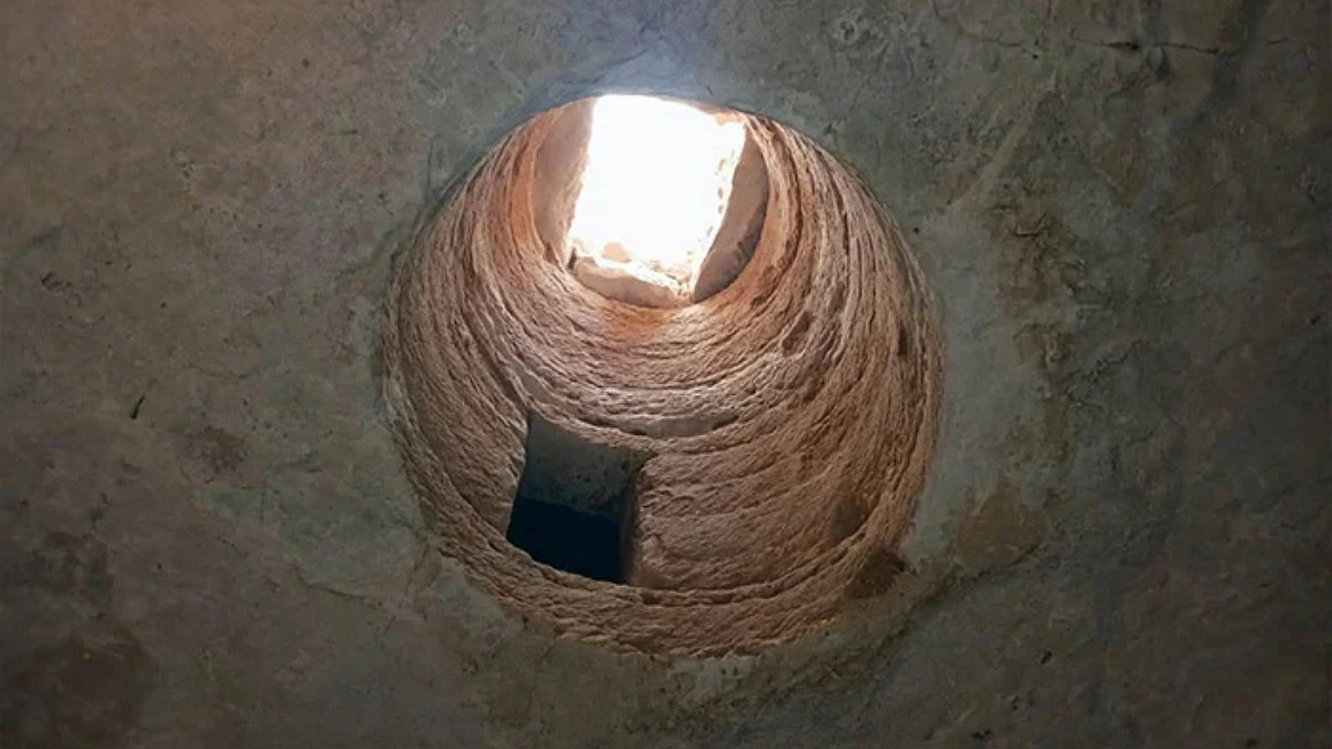 মাটির নিচে চাপা পড়ে ছিল দুই হাজার বছরের ইতিহাস
