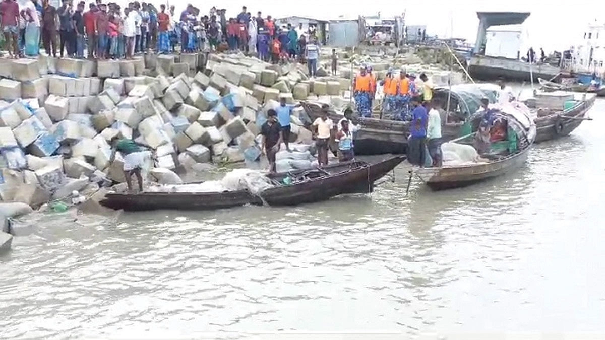 মেঘনার স্রোতে ধসে যাচ্ছে ইলিশা ঘাট