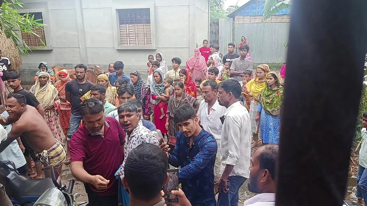 পুলিশকে আটকে আসামি ছিনিয়ে নিল পরিবার