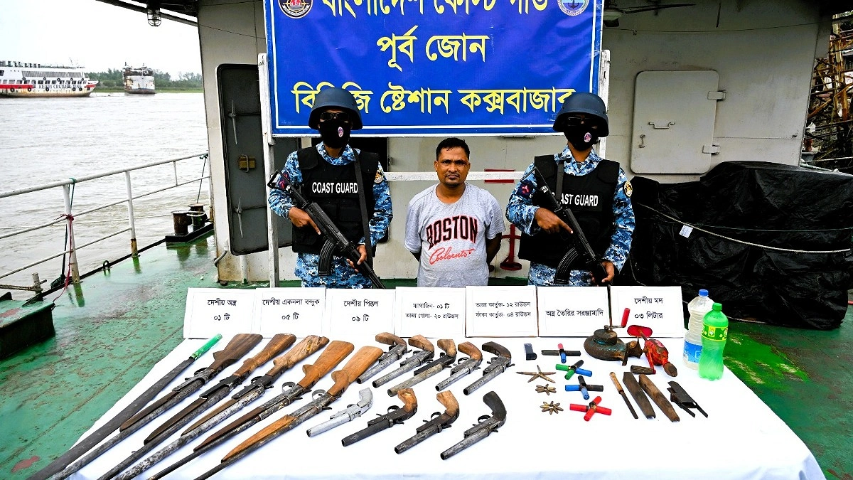 পাহাড়ে অস্ত্রসহ ‘মিন্টু বাহিনী’র প্রধান আটক