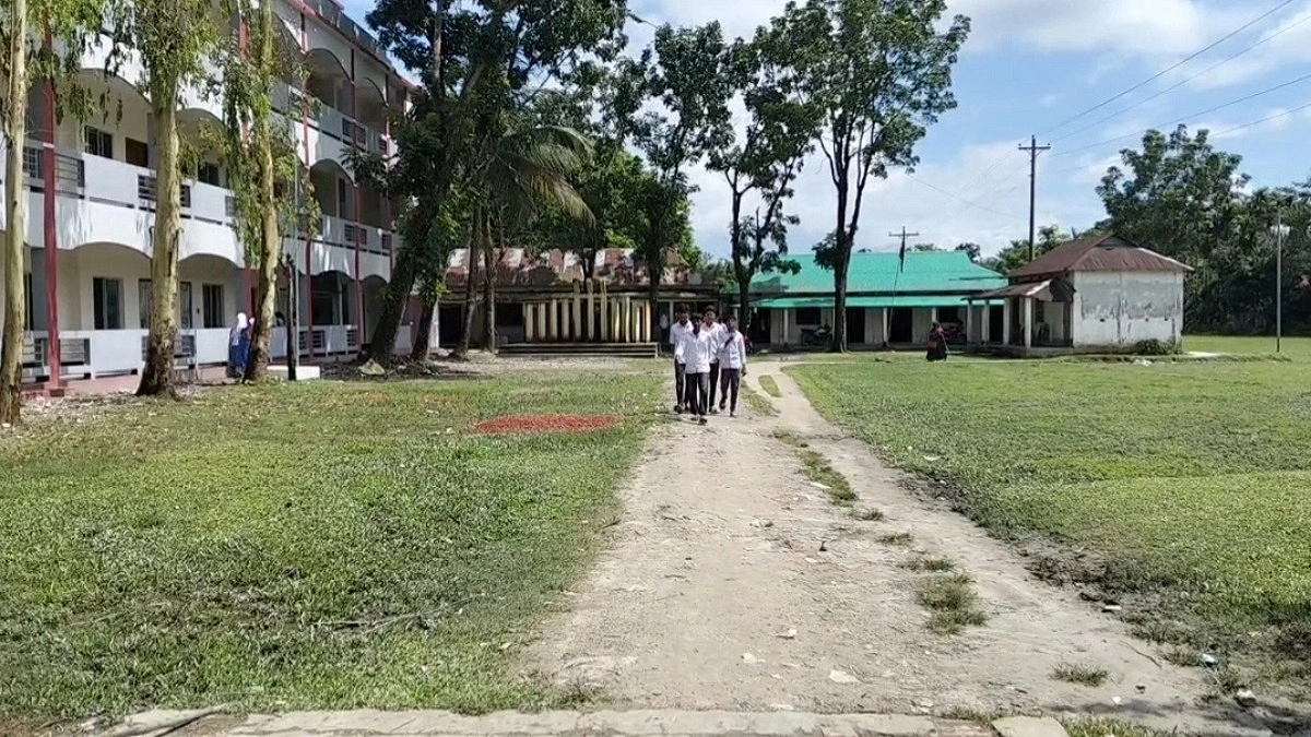 বারহাট্টায় স্কুল কমিটি গঠনে অনিয়মের অভিযোগ