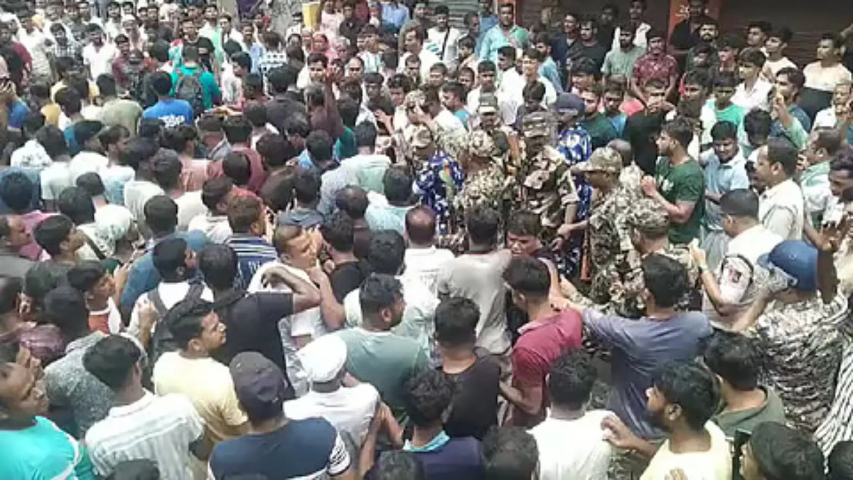 শিশু ধর্ষণ ও হত্যা ঘিরে উত্তপ্ত কলকাতা, পিটুনিতে নিহত ১
