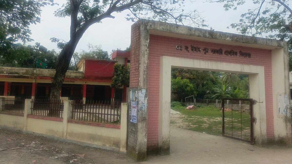 গজারিয়ায় ৮৭ প্রাথমিক বিদ্যালয়ের ৬৫টিতেই নেই প্রধান শিক্ষক