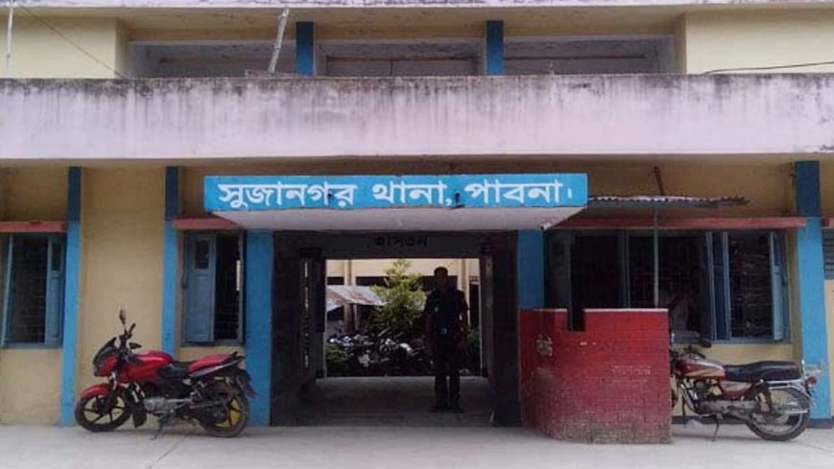 সুজানগরে পুলিশের ওপর হামলা, কার্যক্রম নিষিদ্ধ আ.লীগ নেতাদের নামে মামলা