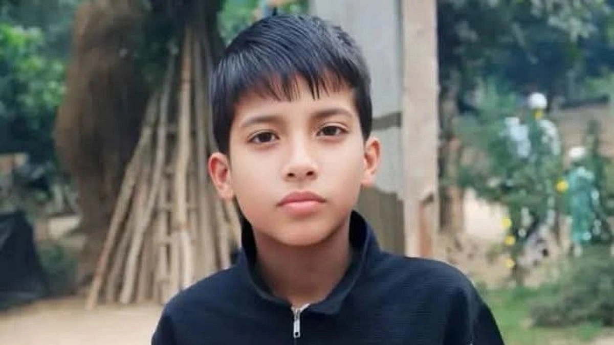 ভেসে আসা লাকড়ি তুলতে গিয়ে স্রোতে হারাল কিশোর