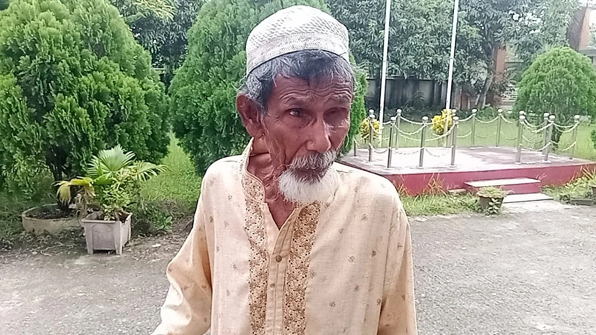 সন্তানদের বিরুদ্ধে থানায় গিয়ে বিচার চাইলেন ৯৭ বছরের বৃদ্ধ বাবা