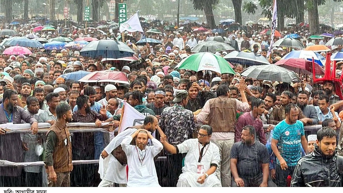 রংপুরে ১১ দলীয় ঐক্যের সমাবেশে হার মেনেছে বৃষ্টি