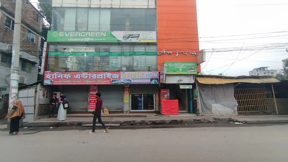 রাজশাহী থেকে সারা দেশে বাস চলাচল বন্ধ