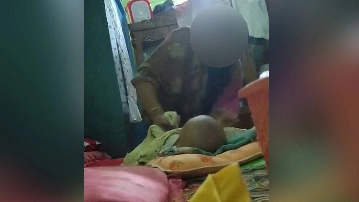 শিশুর পা মুচড়ে দেওয়ার ঘটনায় অভিযুক্ত চাচি গ্রেপ্তার